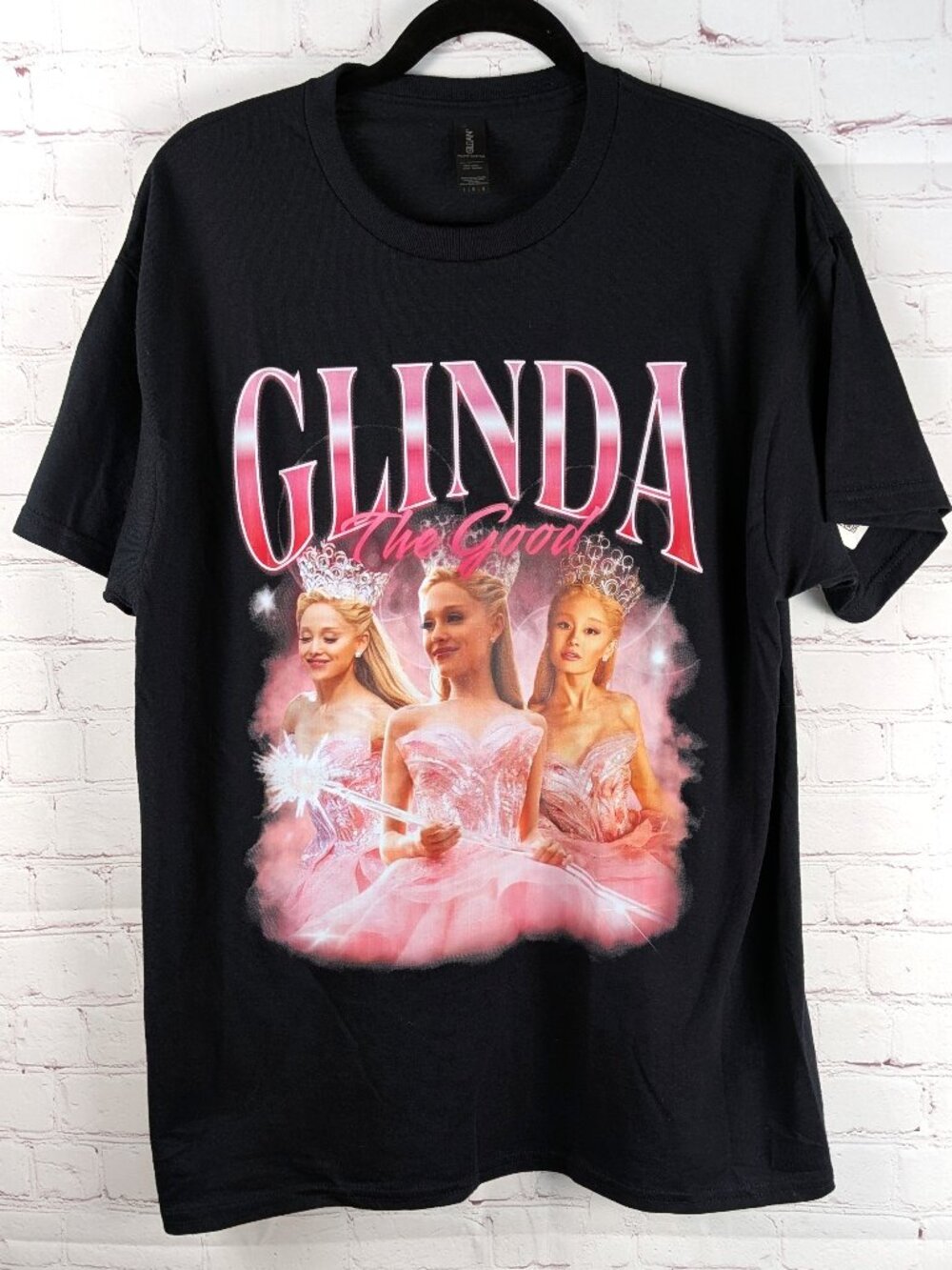 NEW Wicked Glinda Ariana Grande Black Graphic Tee L